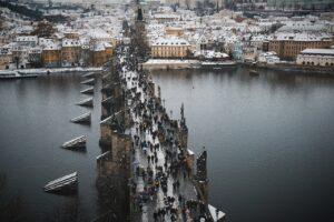 prague, bridge, crowd-6861273.jpg